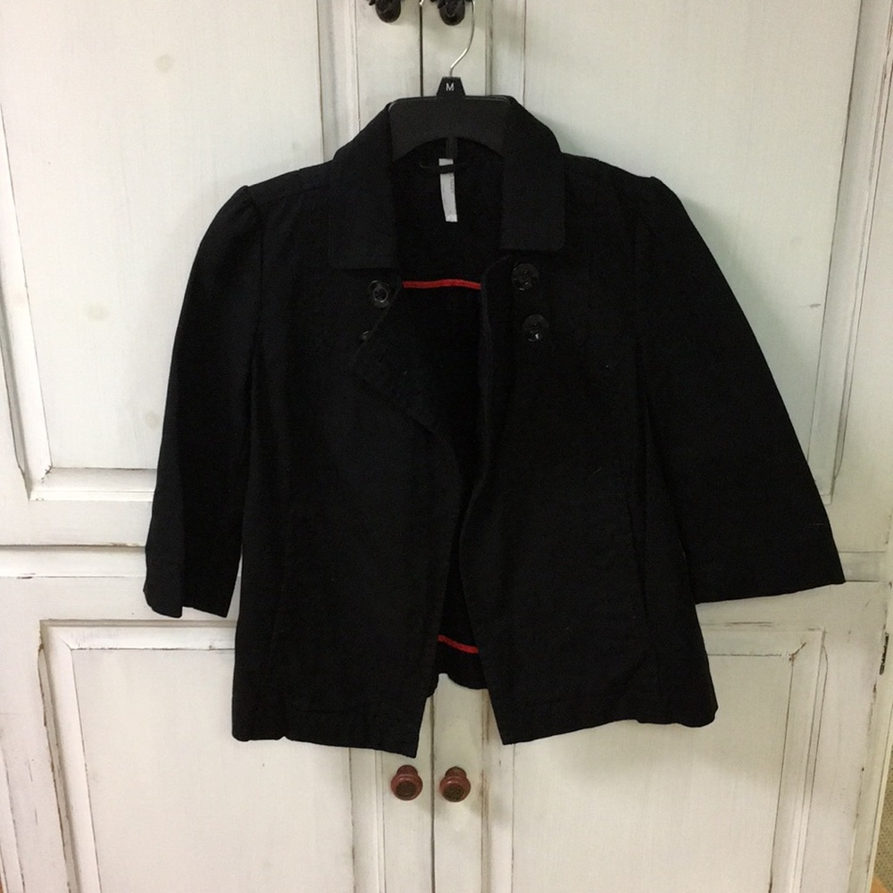 Black collared three quarter sleeve jacket